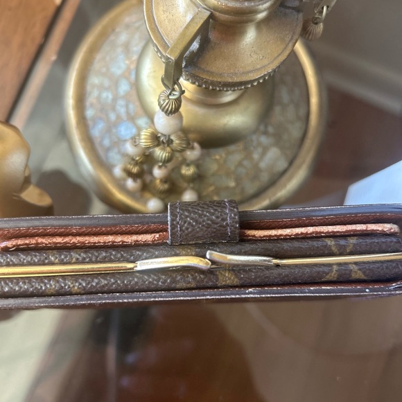 Louis Vuitton Monogram Porte Kisslock Bifold Wallet - Picture 11 of 15